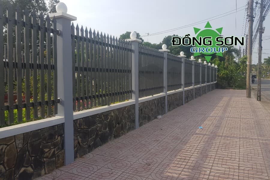 Làm hàng rào sắt di động